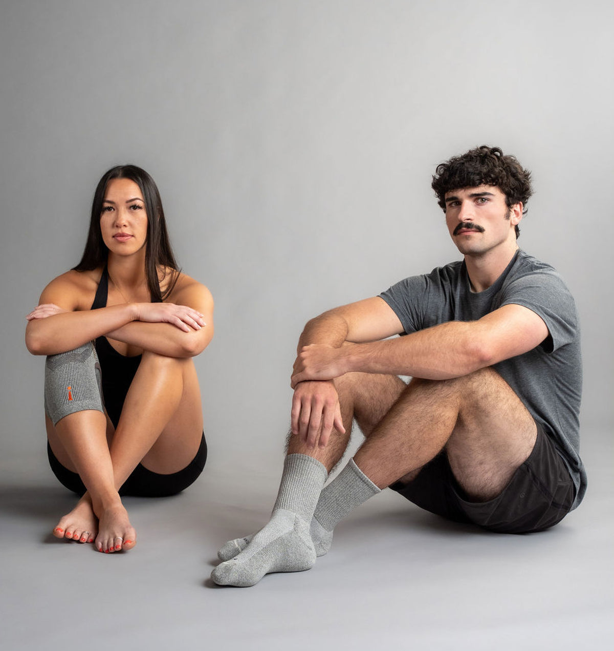 KNEE SLEEVE AND CIRCULATION SOCKS BUNDLE