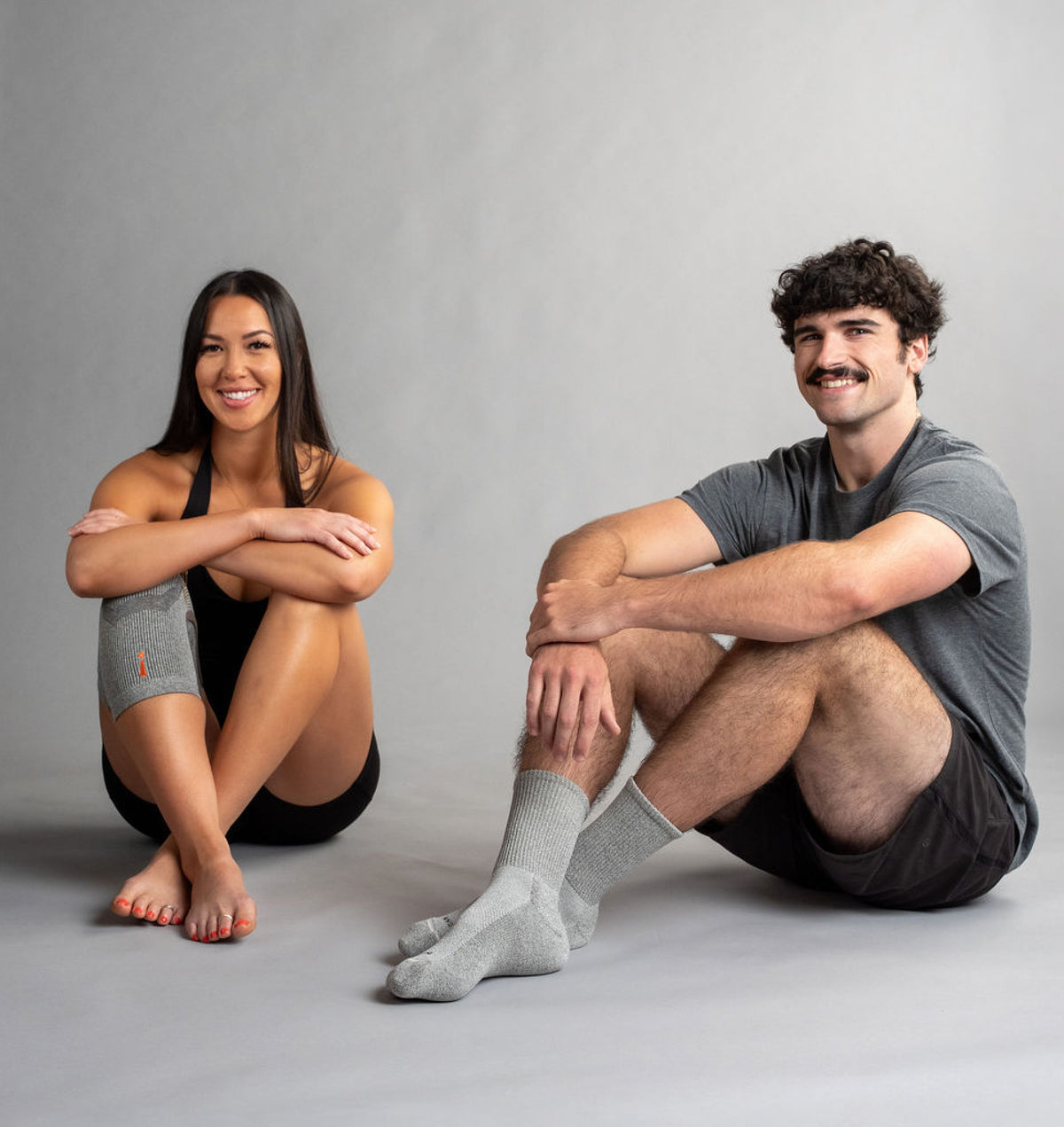 KNEE SLEEVE AND CIRCULATION SOCKS BUNDLE
